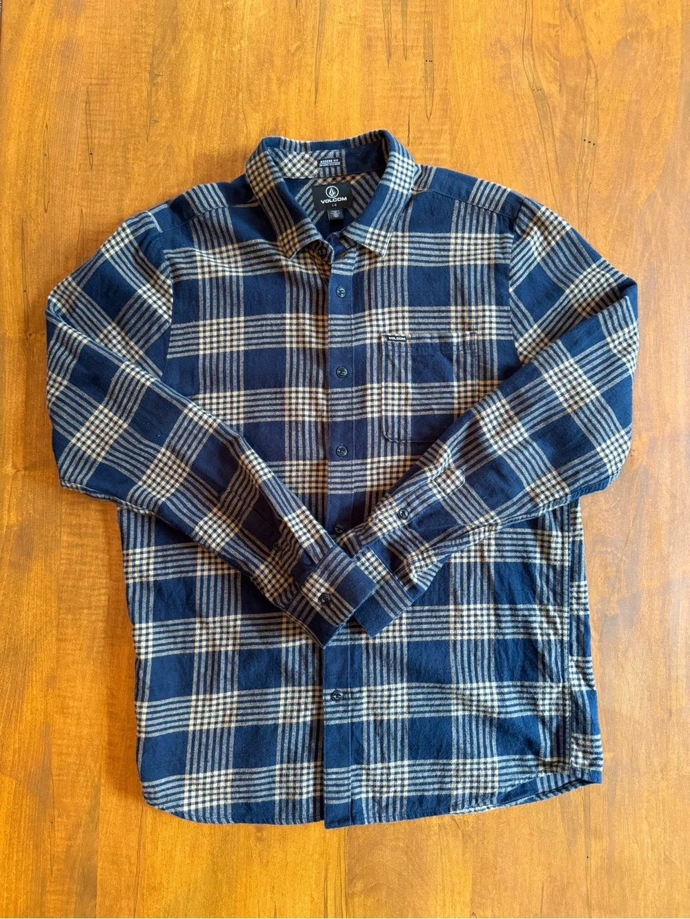 Volcom Navy and Cream Plaid Flannel Shirt - 100% Cotton - Picture 1 of 4